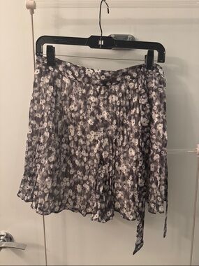 Club Monaco Floral Pleated Skater Skirt - Gray and White